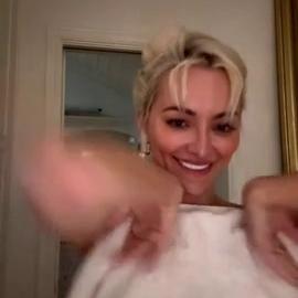 Lindsey Pelas_Shower Live Show-5-3-24